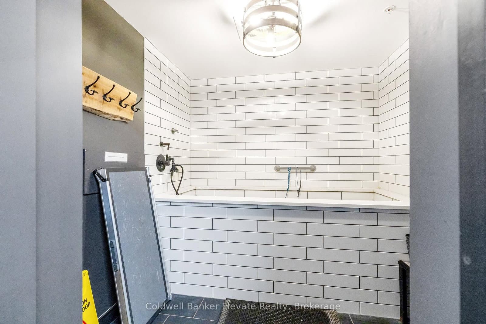 73 Arthur Street S, Unit 209 thumbnail 42