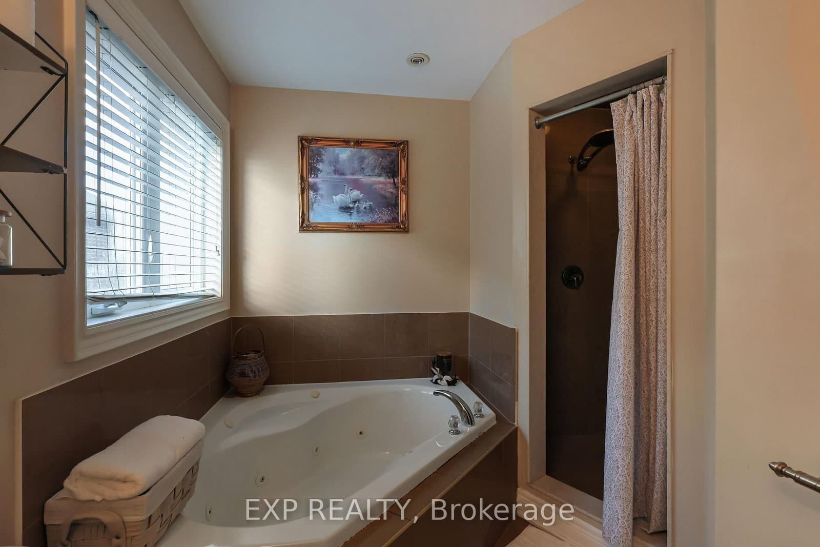 254 Rymal Road W thumbnail 16