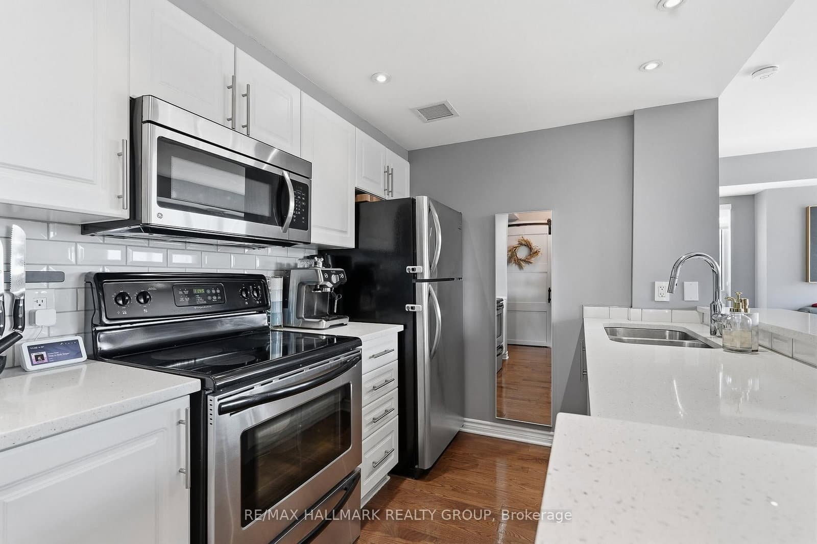 200 RIDEAU Street, Unit 809 thumbnail 11