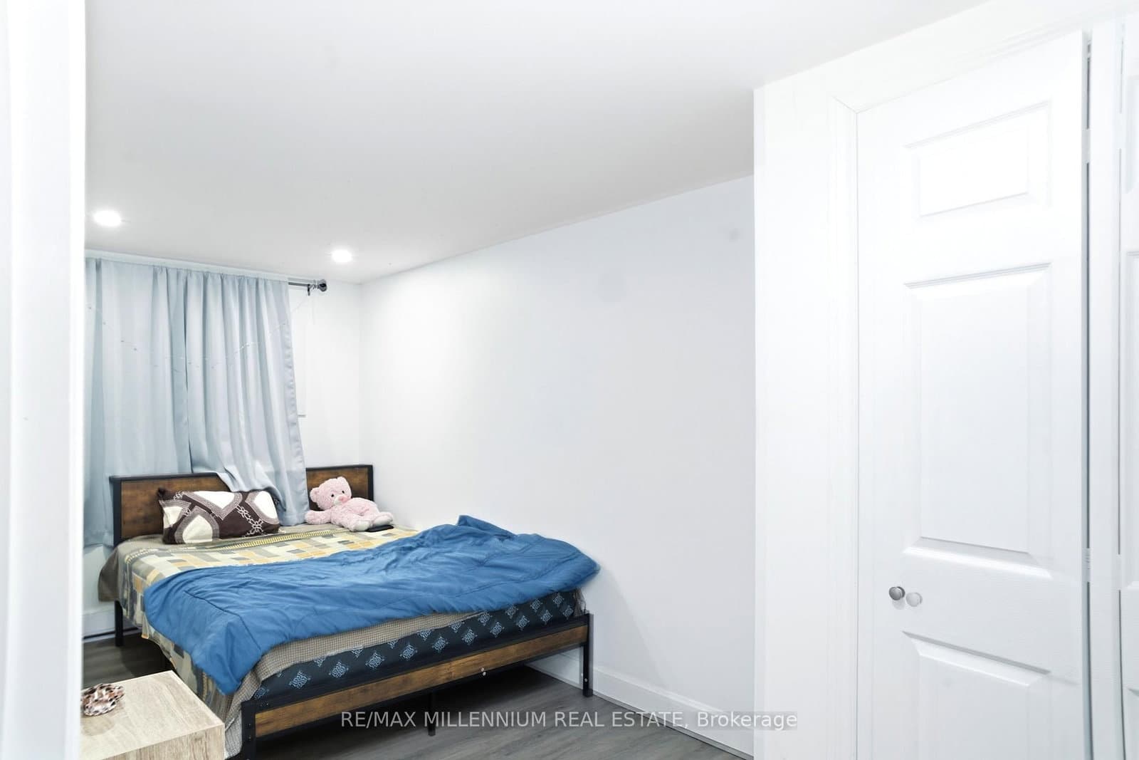 8 PLUMTREE Place thumbnail 8