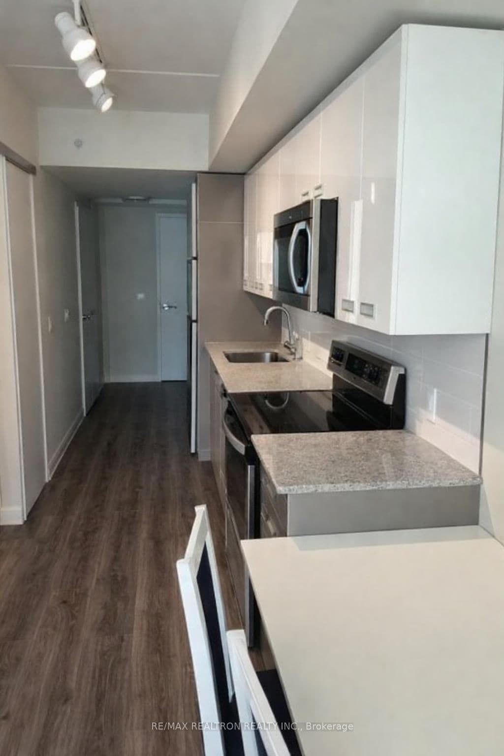 257 Hemlock Street, Unit 209 thumbnail 2