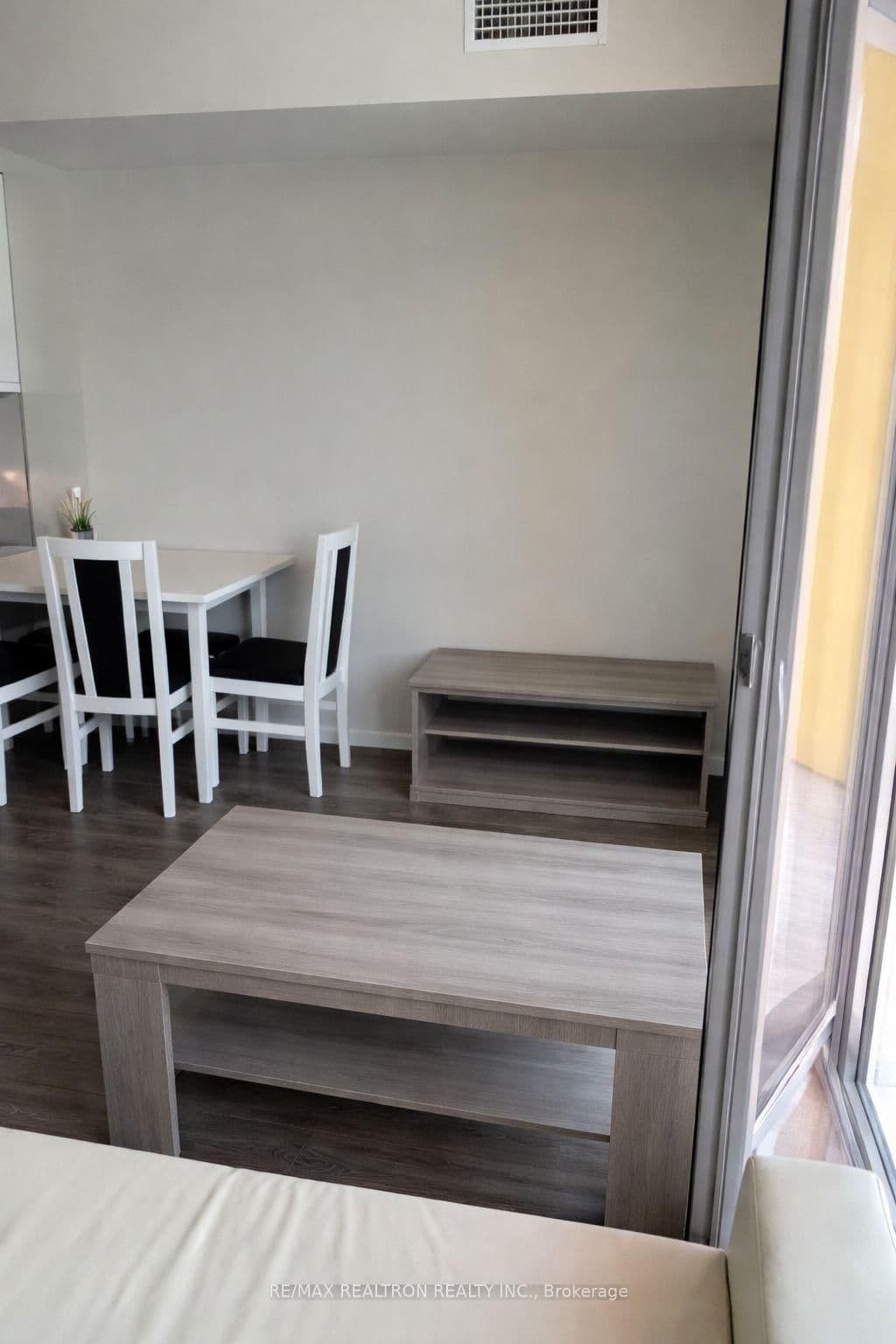 257 Hemlock Street, Unit 209 thumbnail 4
