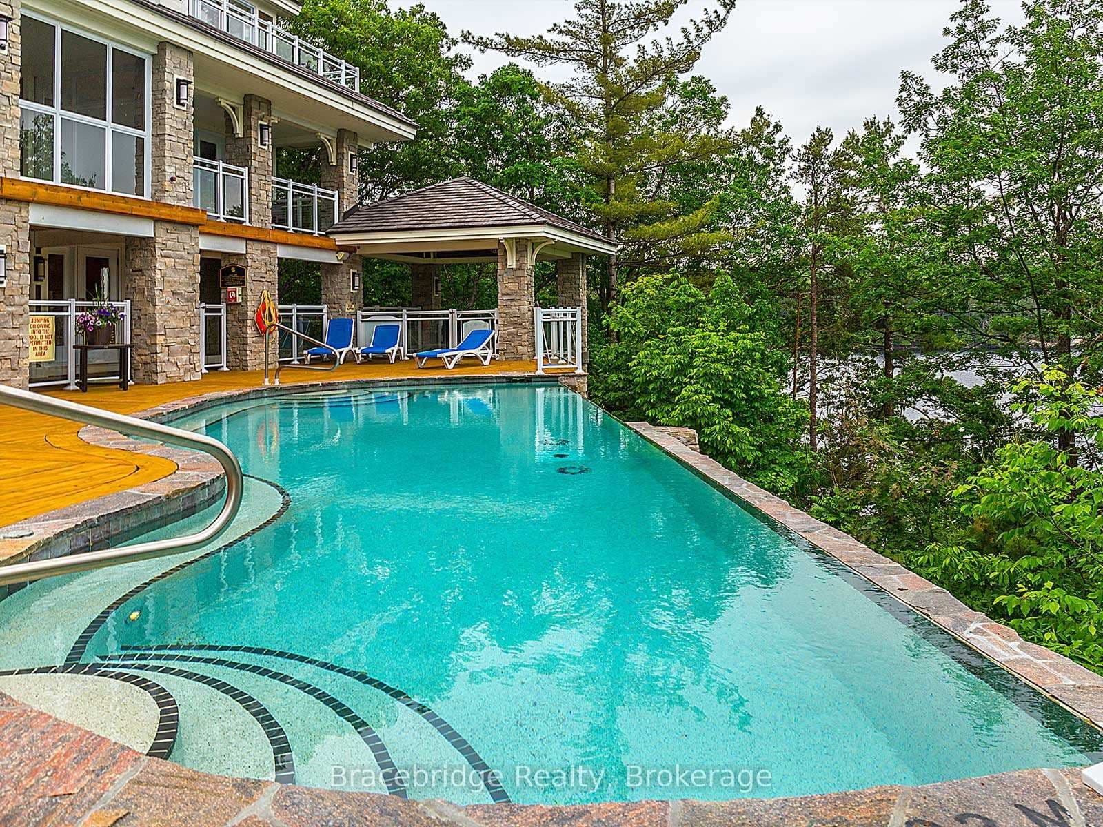 1869 Muskoka Rd 118 Highway W, Unit L215-C2 thumbnail 2