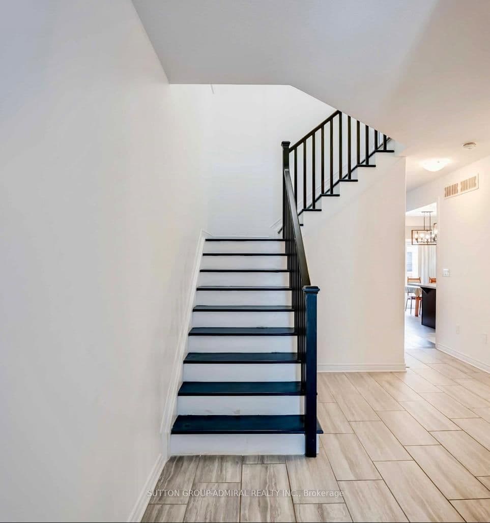10 Bergenstein Crescent thumbnail 4