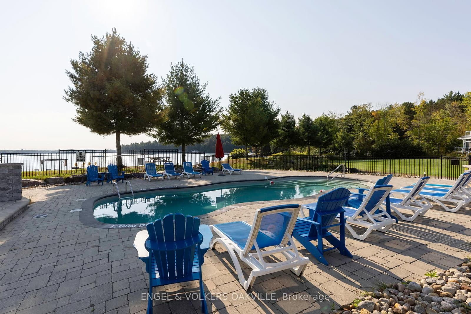 1869 Muskoka Road 118 W, Unit C-103 thumbnail 3