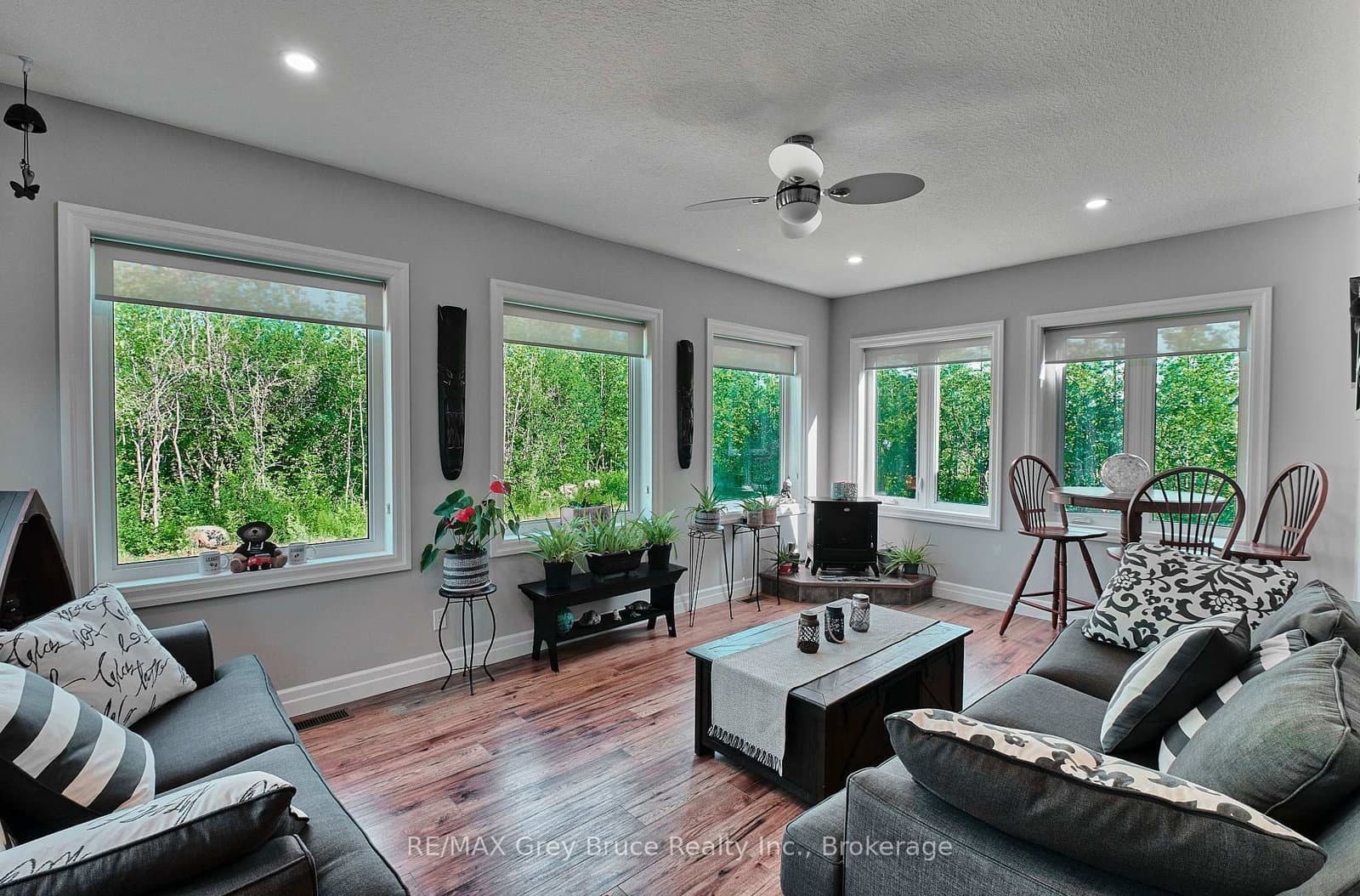 350293 A Concession - Image 1