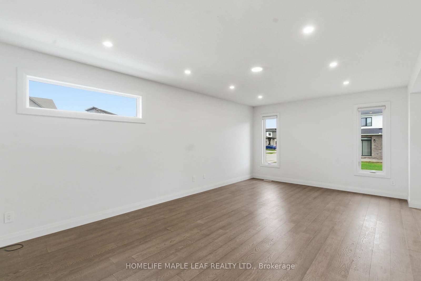 1566 Wright Crescent thumbnail 15