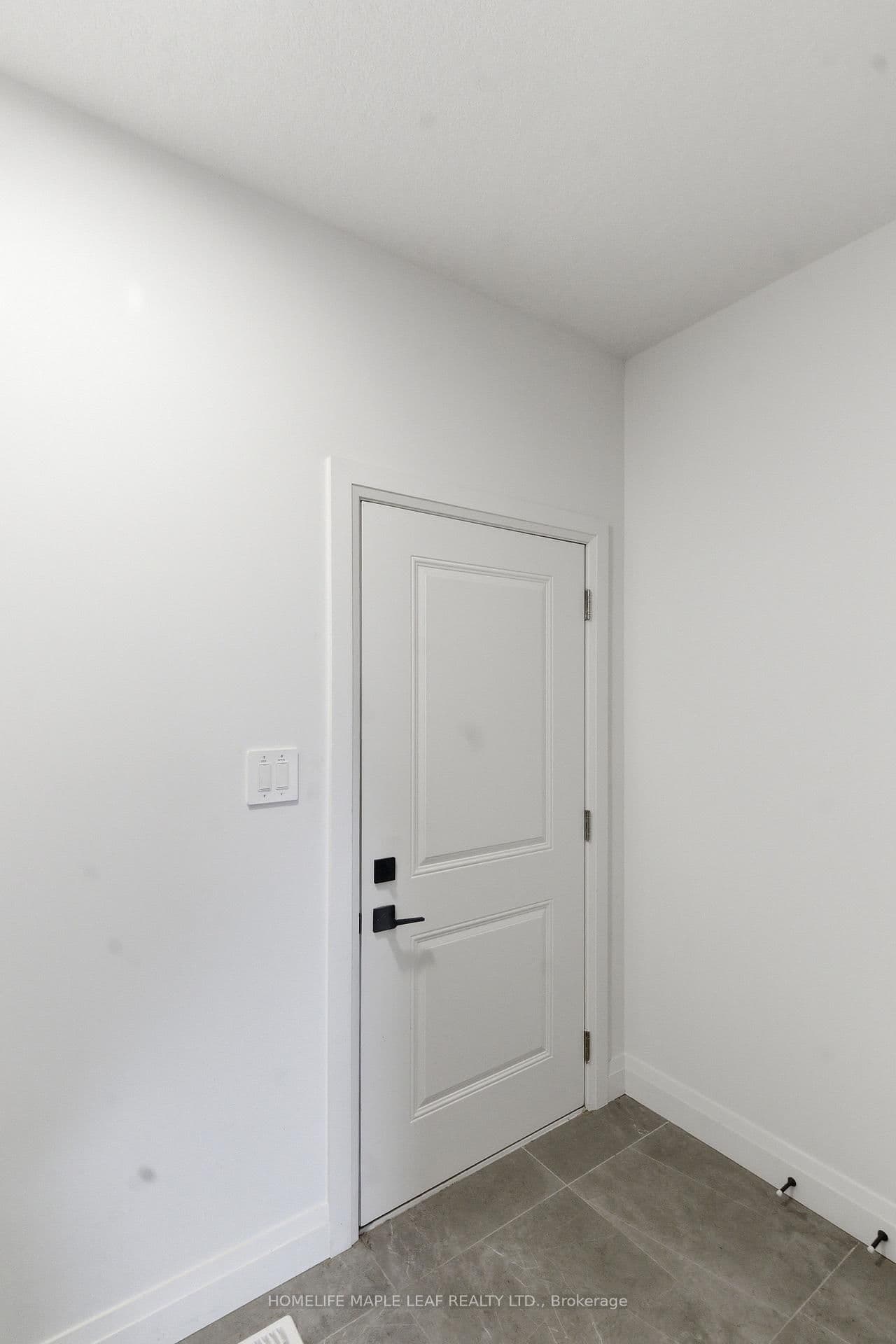 1566 Wright Crescent thumbnail 17