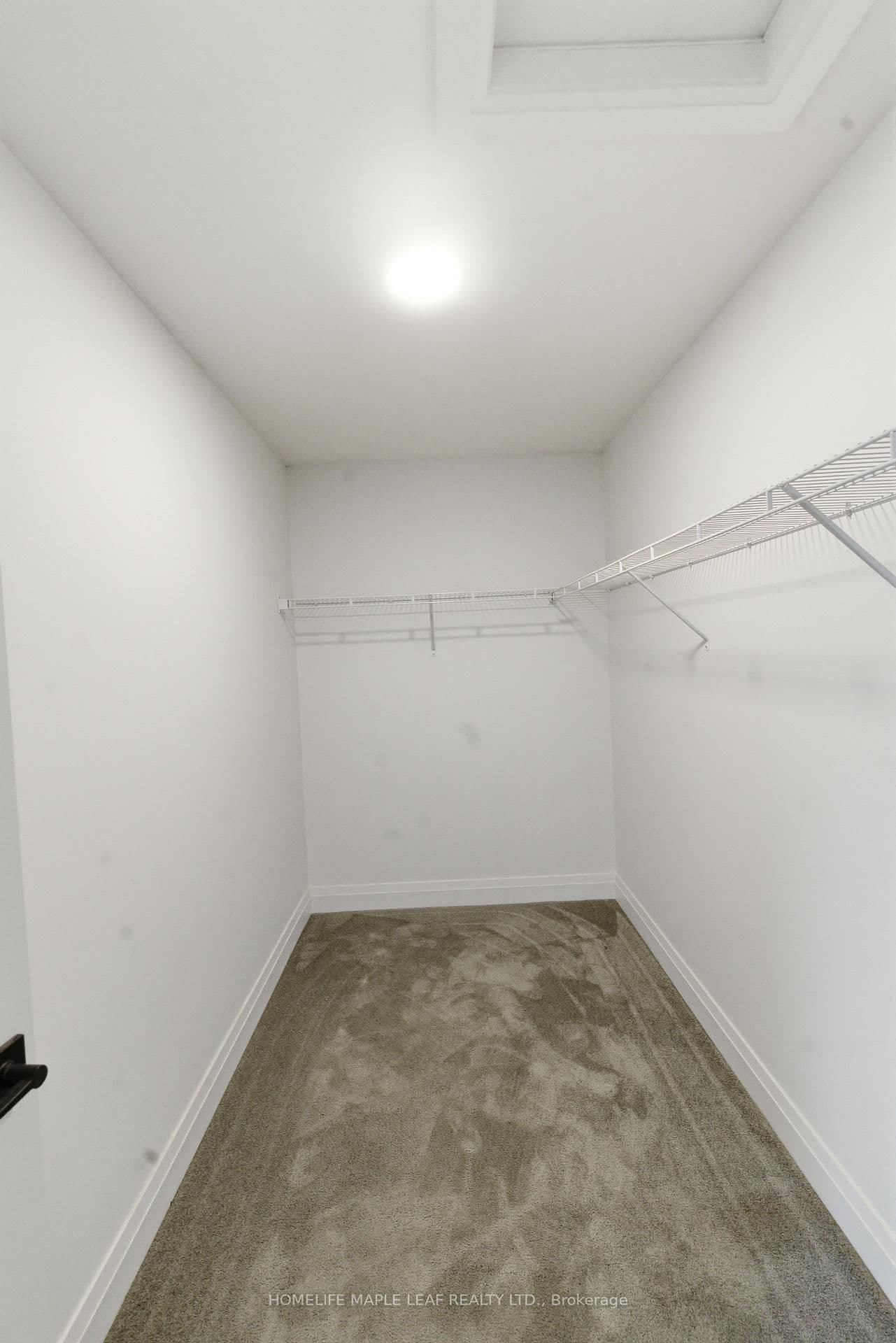 1566 Wright Crescent thumbnail 31