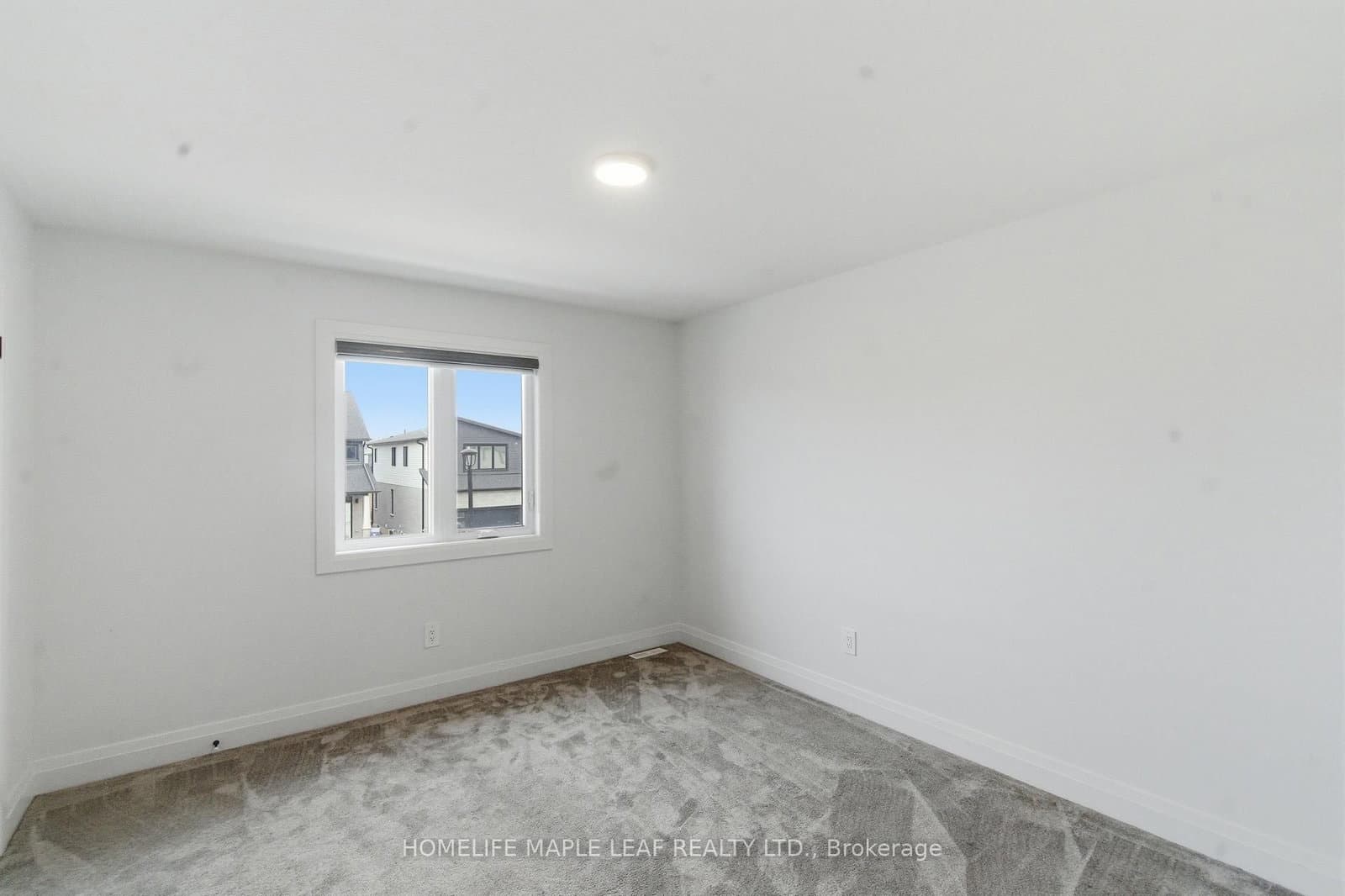 1566 Wright Crescent thumbnail 32