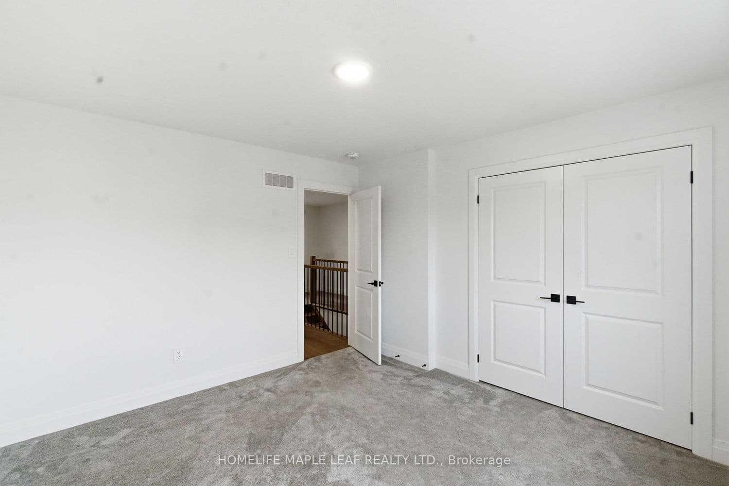 1566 Wright Crescent thumbnail 34