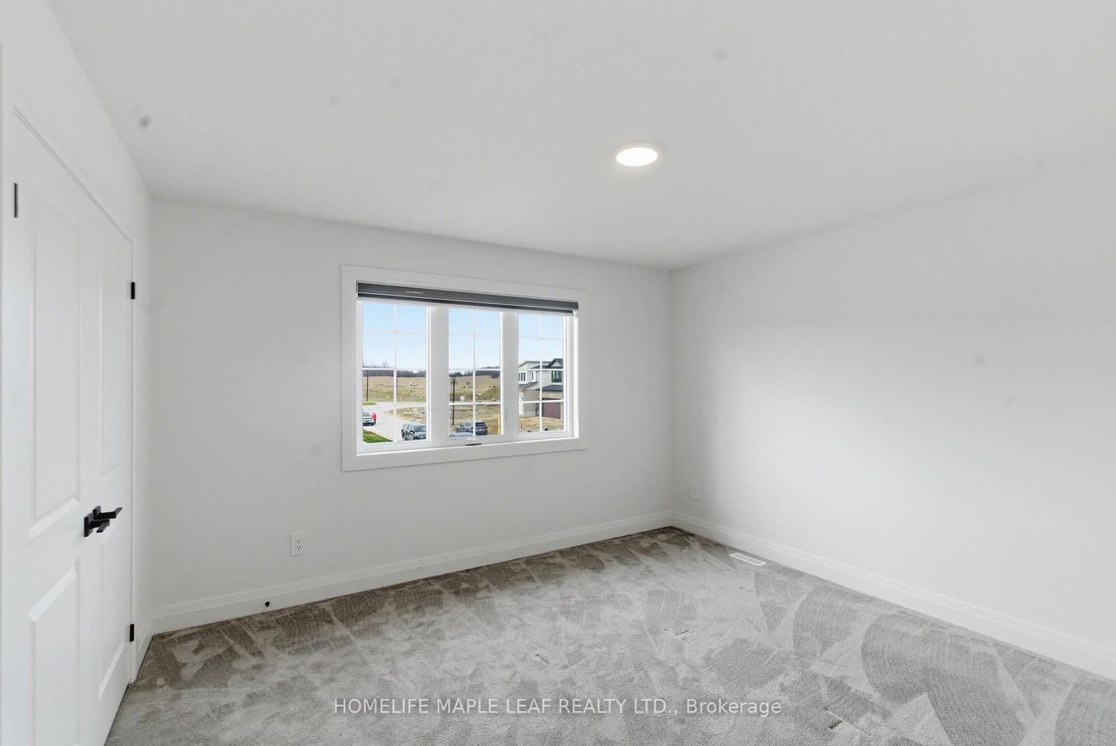 1566 Wright Crescent thumbnail 35