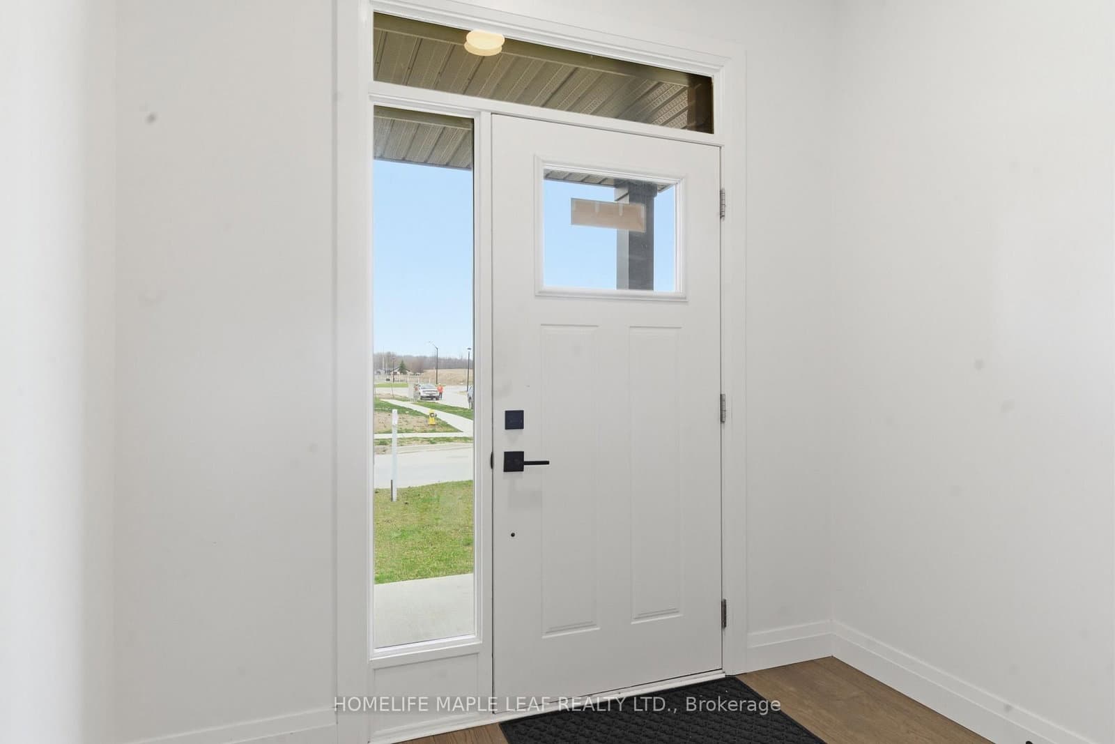 1566 Wright Crescent thumbnail 4