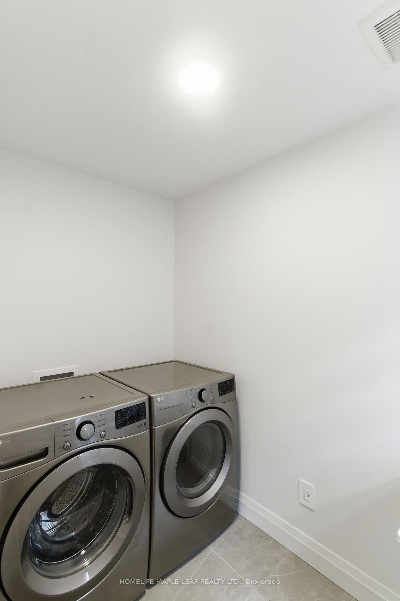 1566 Wright Crescent thumbnail 44