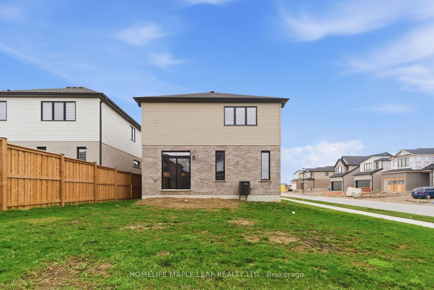 1566 Wright Crescent thumbnail 48