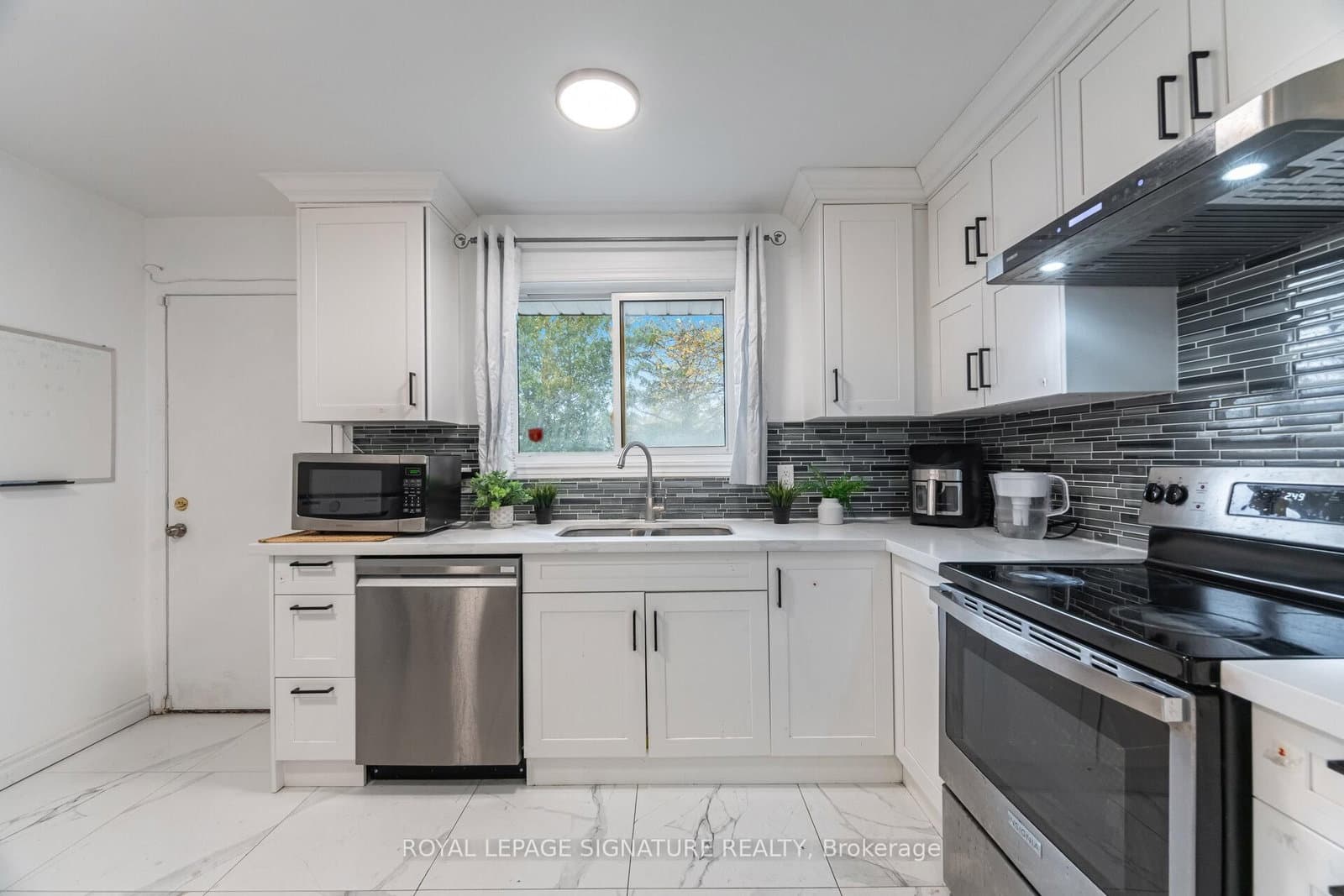 406 Tamarack Drive thumbnail 13