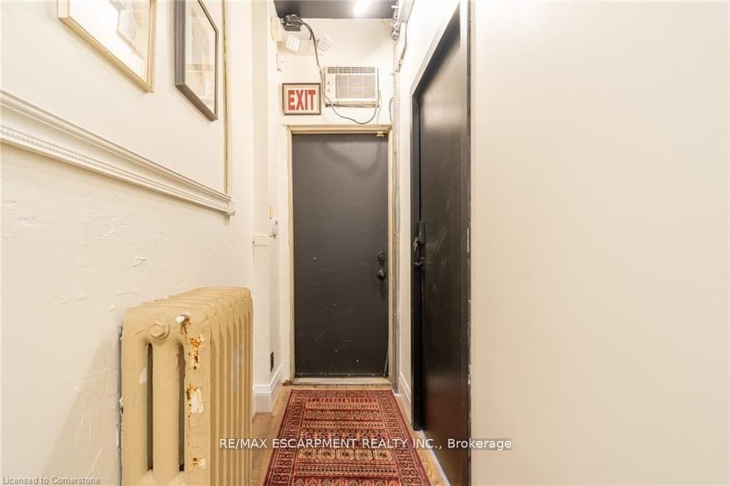 299 James Street N thumbnail 3