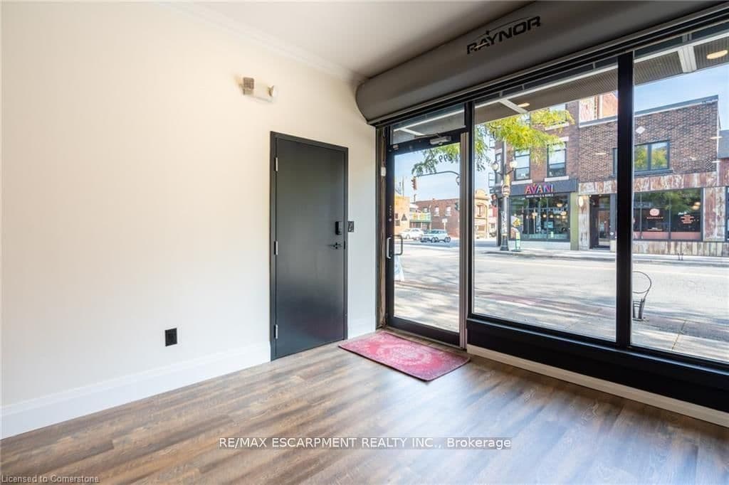 299 James Street N thumbnail 7