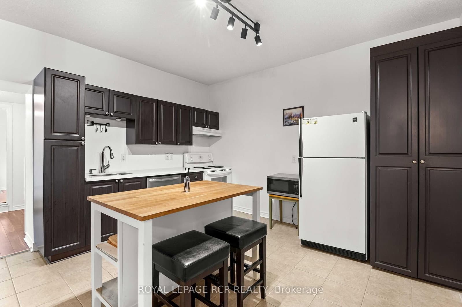 28 SYKES Street N thumbnail 31