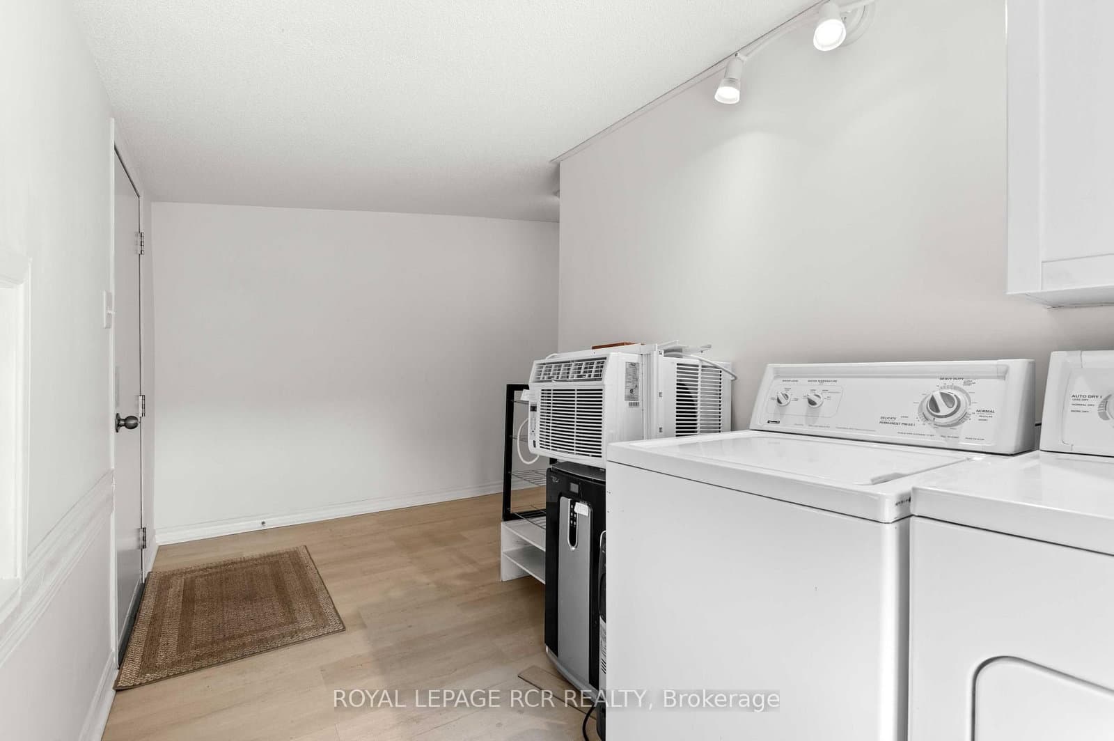 28 SYKES Street N thumbnail 45