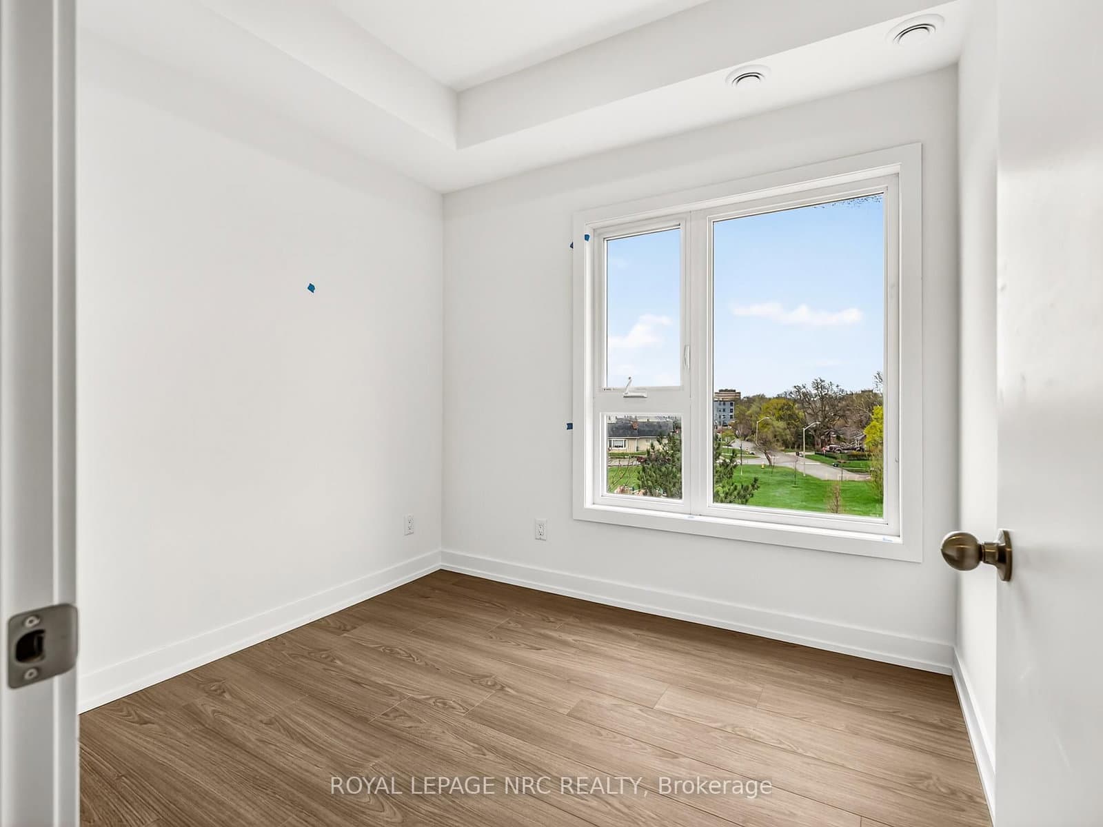 16 Melbourne Avenue, Unit 312B thumbnail 13
