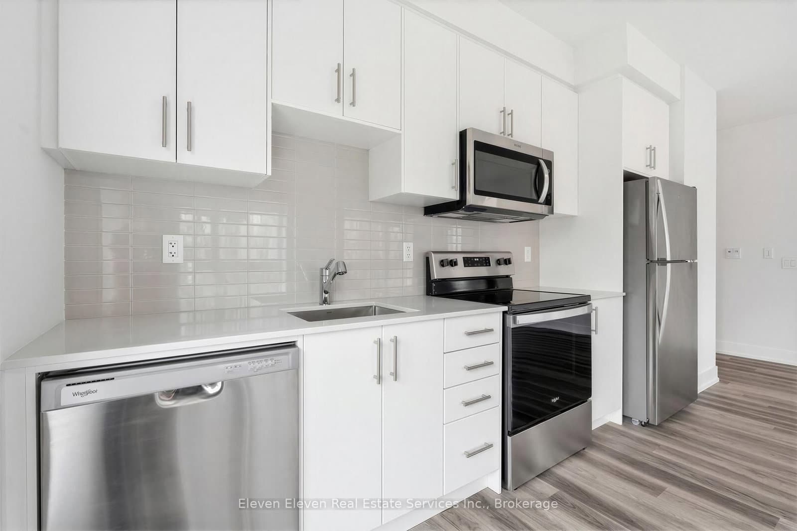 1100 Lackner Place, Unit 301 thumbnail 10