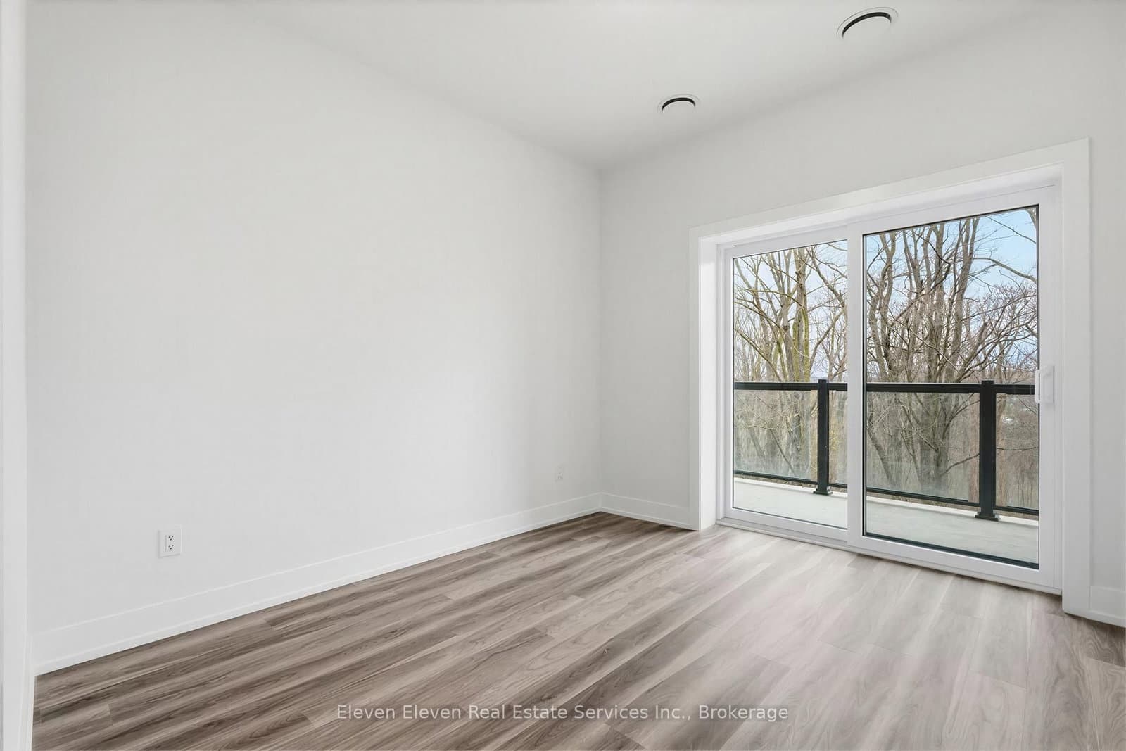 1100 Lackner Place, Unit 301 thumbnail 15