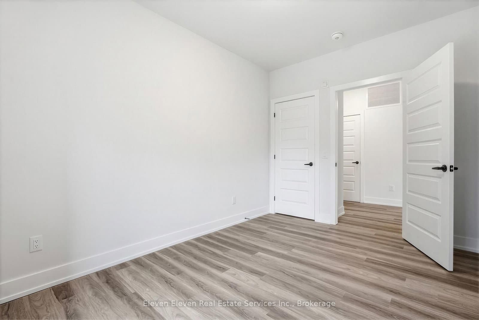 1100 Lackner Place, Unit 301 thumbnail 19