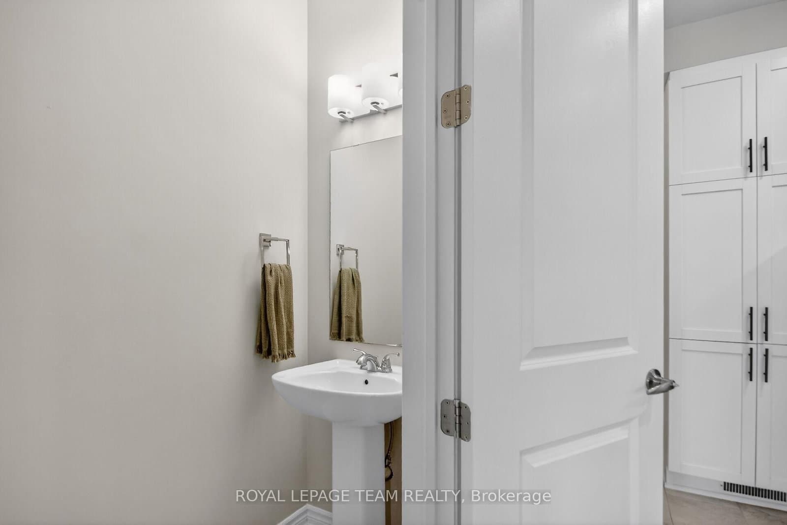 802 Bascule Place thumbnail 16