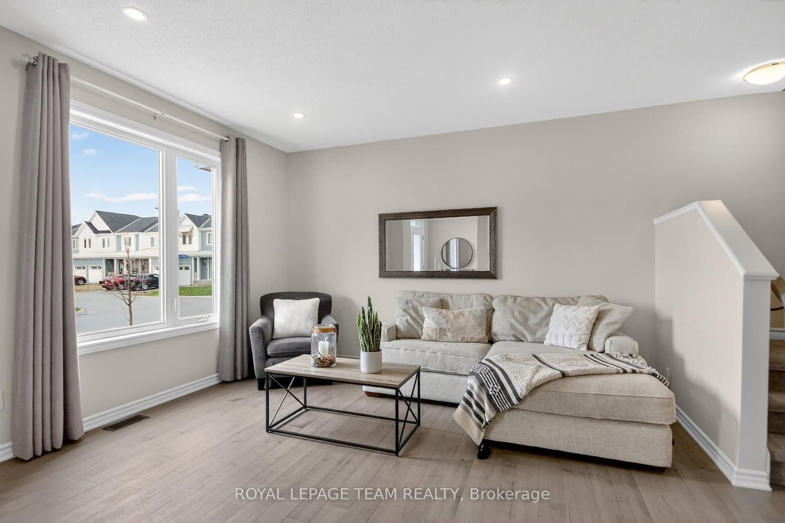 802 Bascule Place thumbnail 6