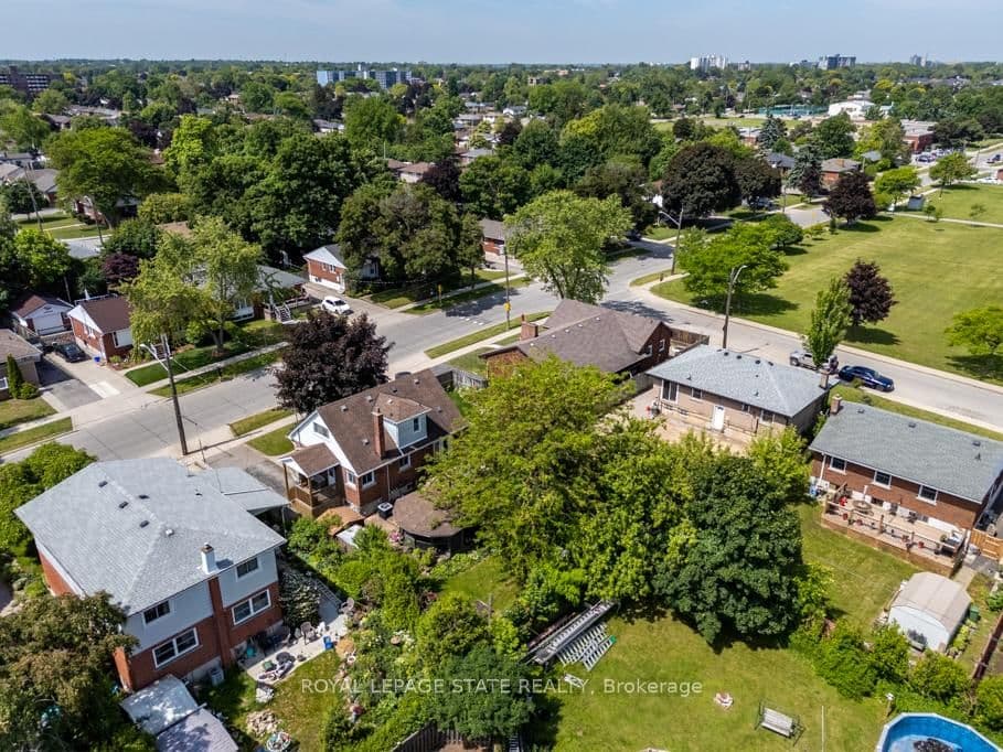 129 Broker Drive thumbnail 43