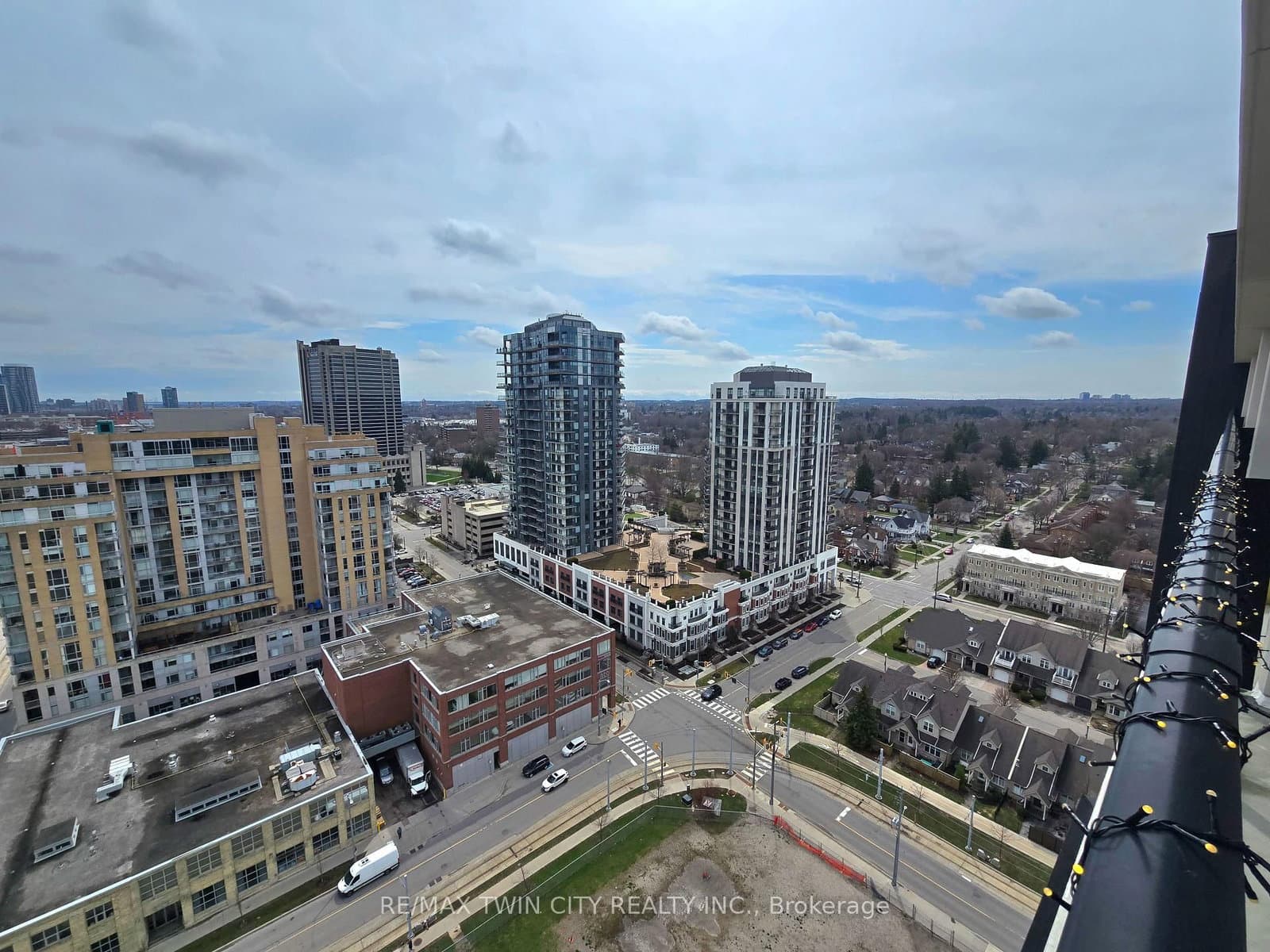 181 King Street S, Unit 1812 thumbnail 11