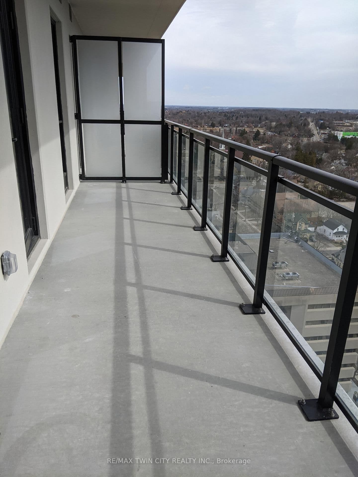 181 King Street S, Unit 1812 thumbnail 14