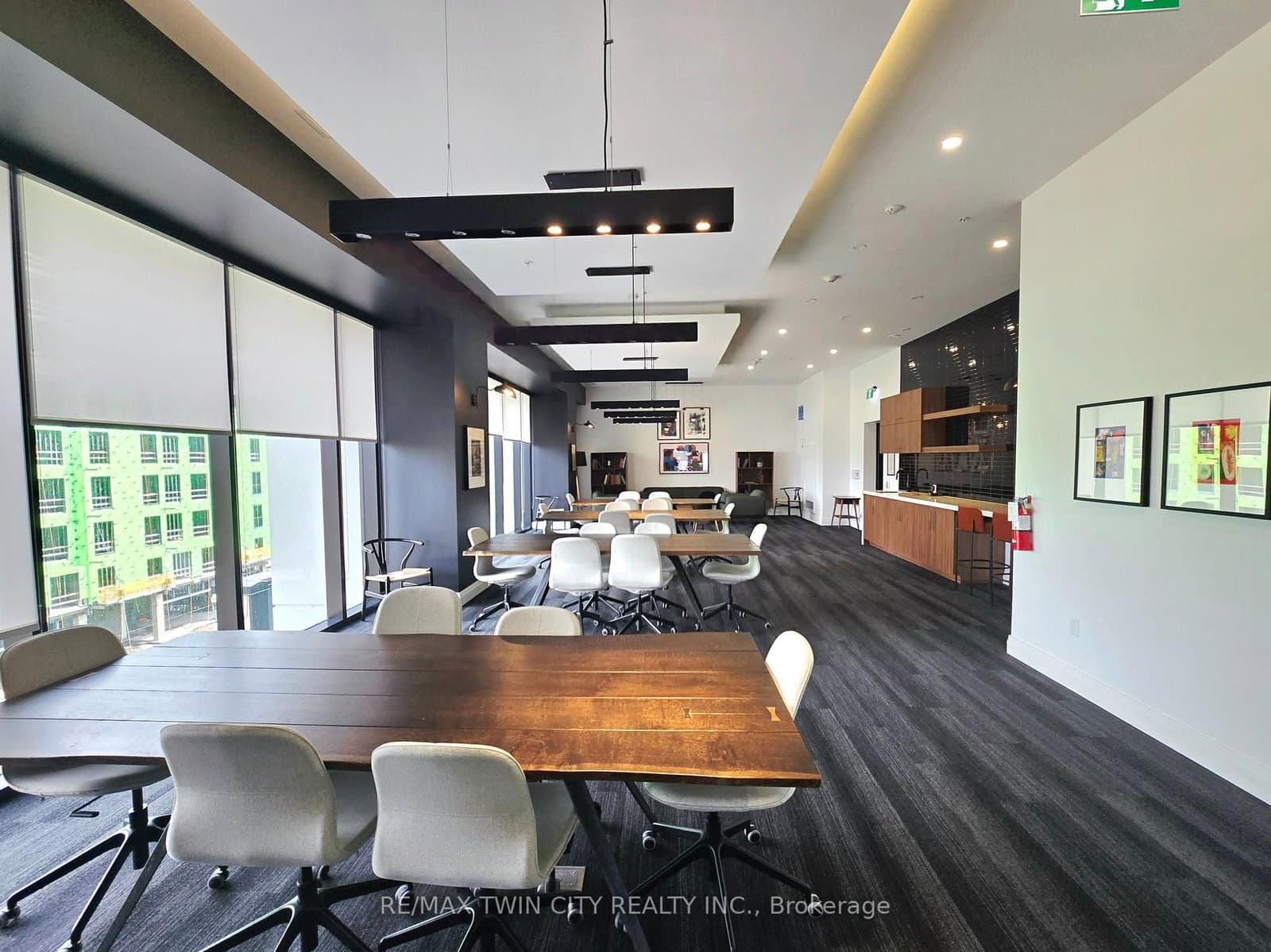 181 King Street S, Unit 1812 thumbnail 23