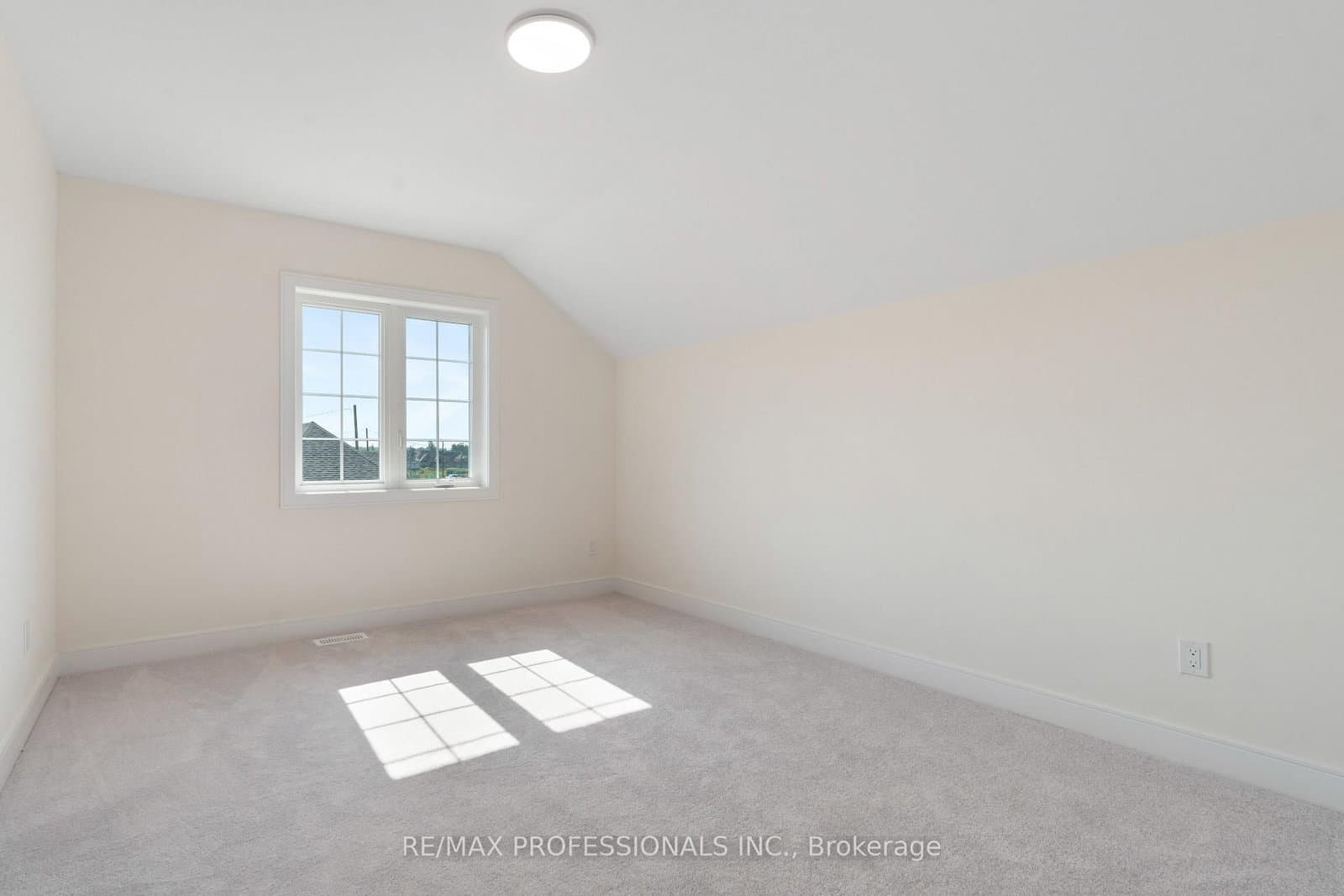 11 Blue Heron Drive thumbnail 34