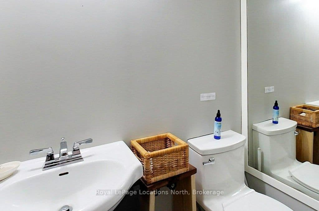 8 Sykes Street N thumbnail 34
