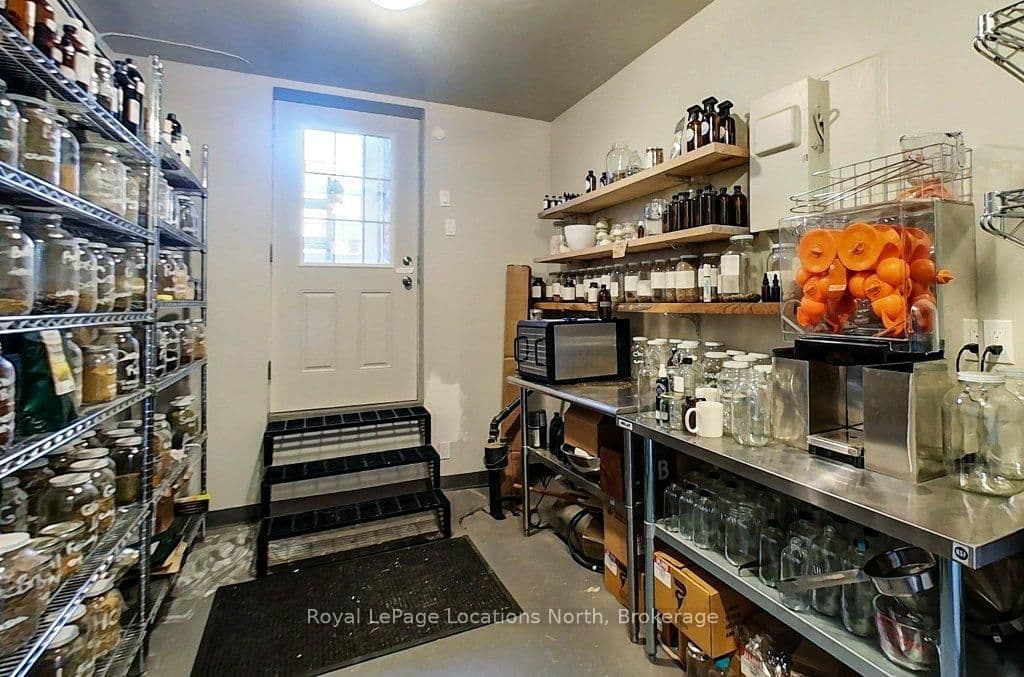 8 Sykes Street N thumbnail 36