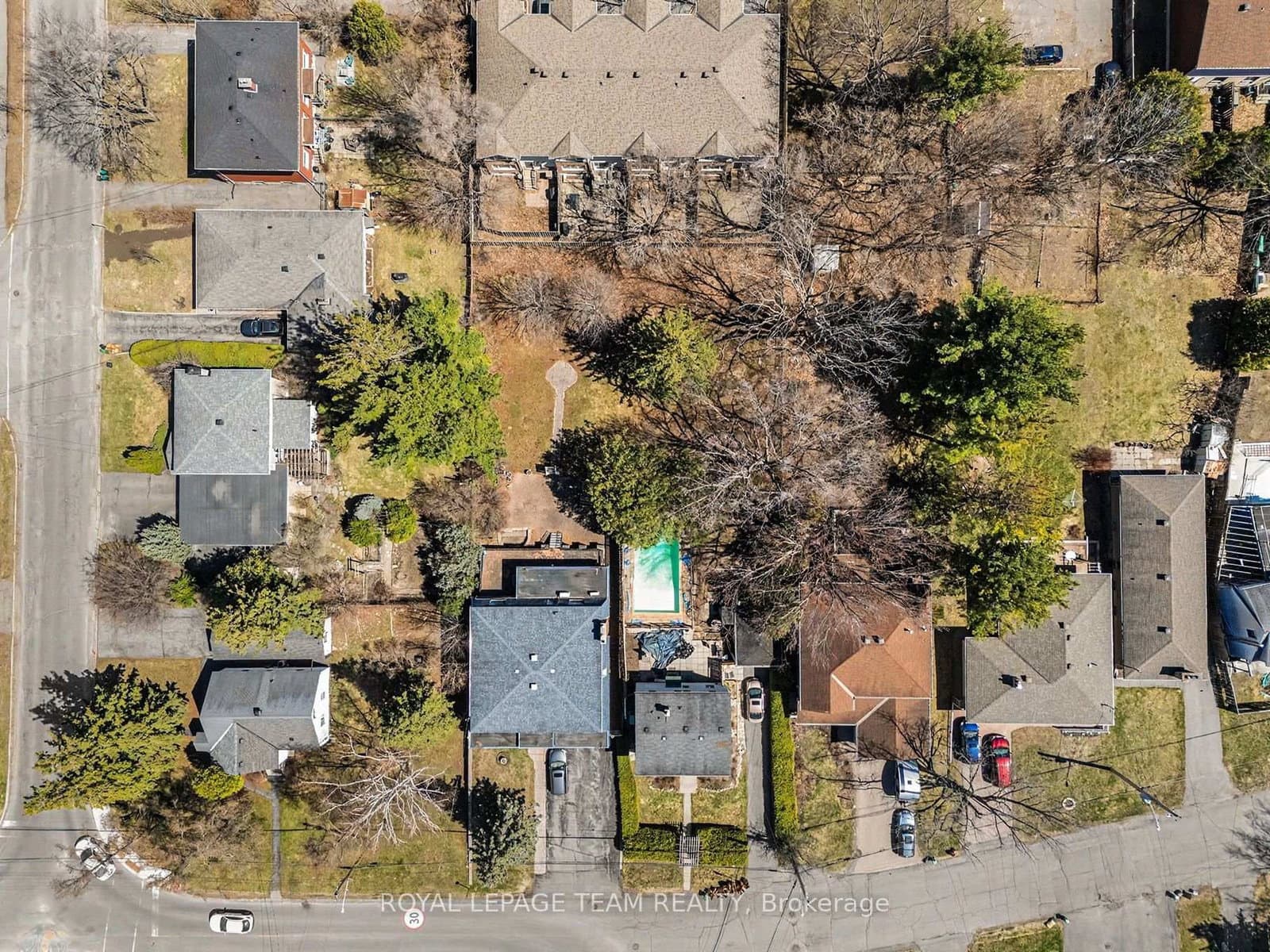 429 Ancaster Avenue thumbnail 9