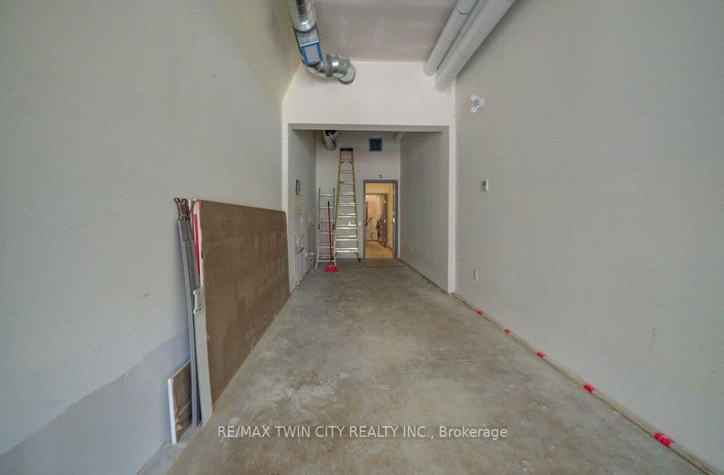 26 King Street E thumbnail 37