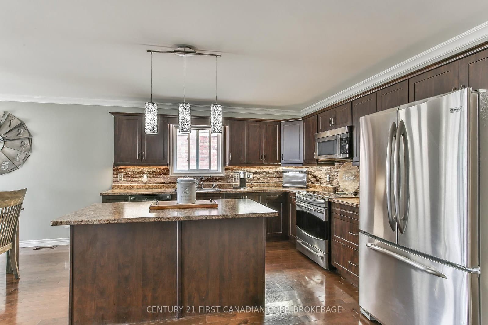 232 Brock Street thumbnail 9