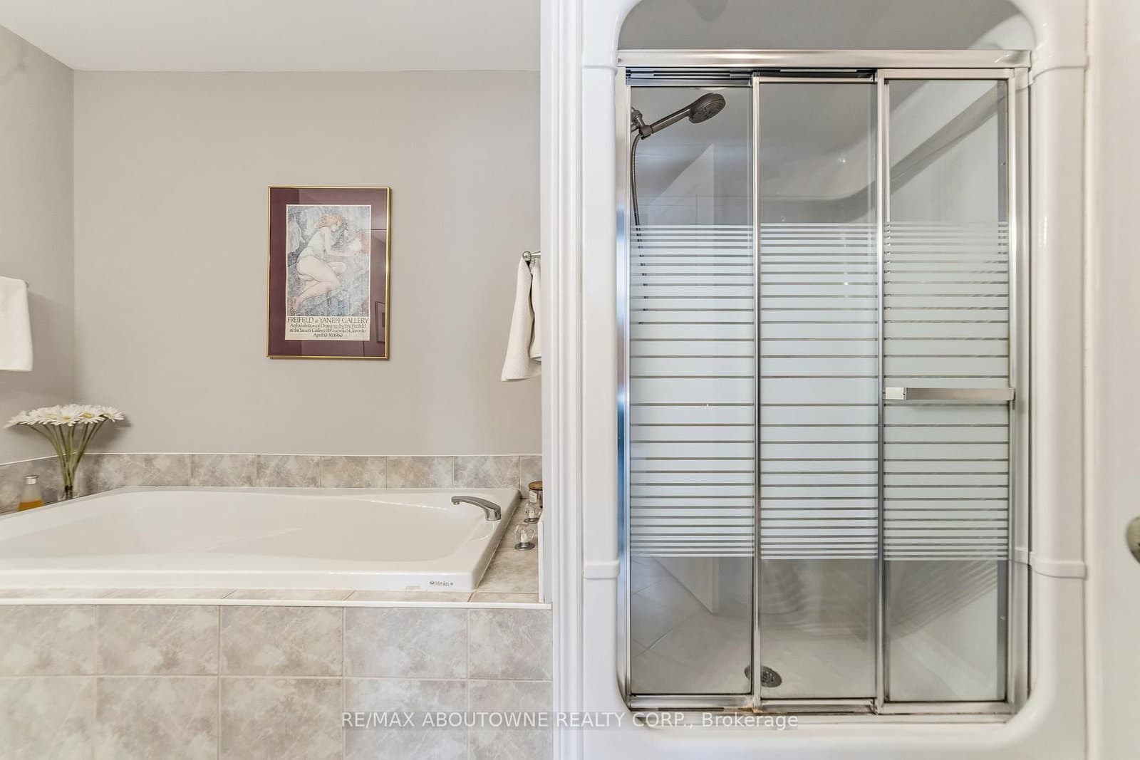 575 Simcoe Street, Unit 12 thumbnail 19