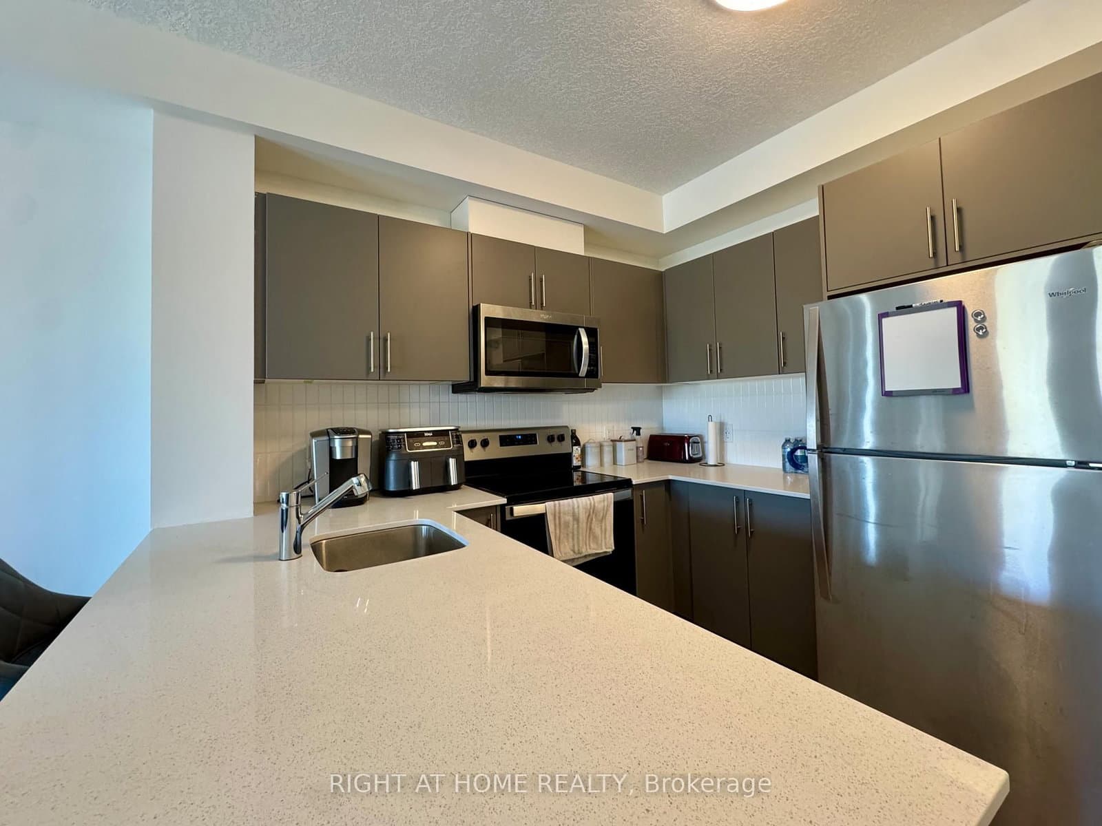 1101 Lackner Place, Unit 401 thumbnail 3