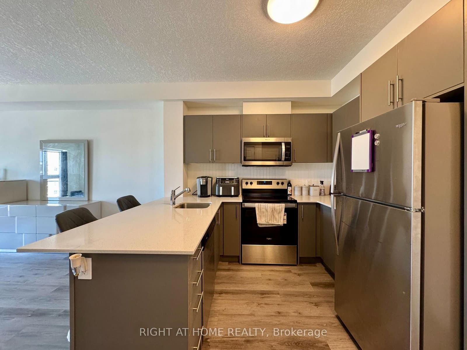 1101 Lackner Place, Unit 401 thumbnail 4