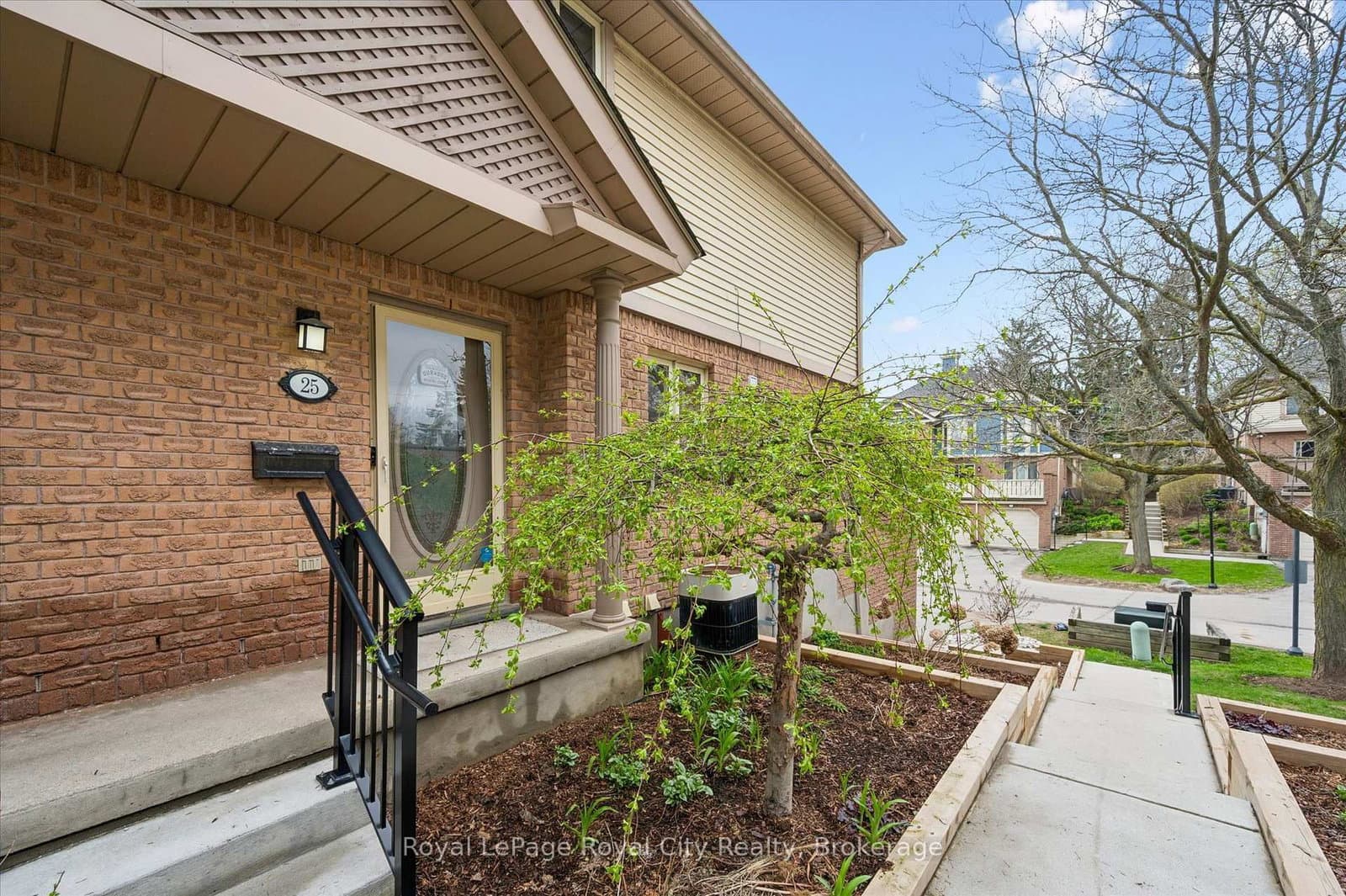941 Gordon Street, Unit 25 thumbnail 4