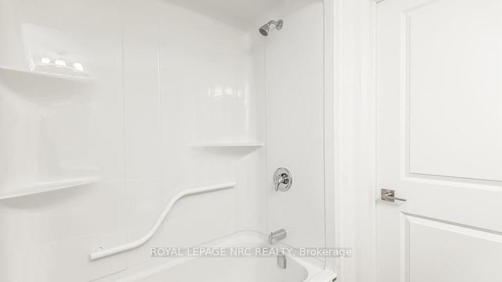 120 Summersides Boulevard, Unit 300 thumbnail 12