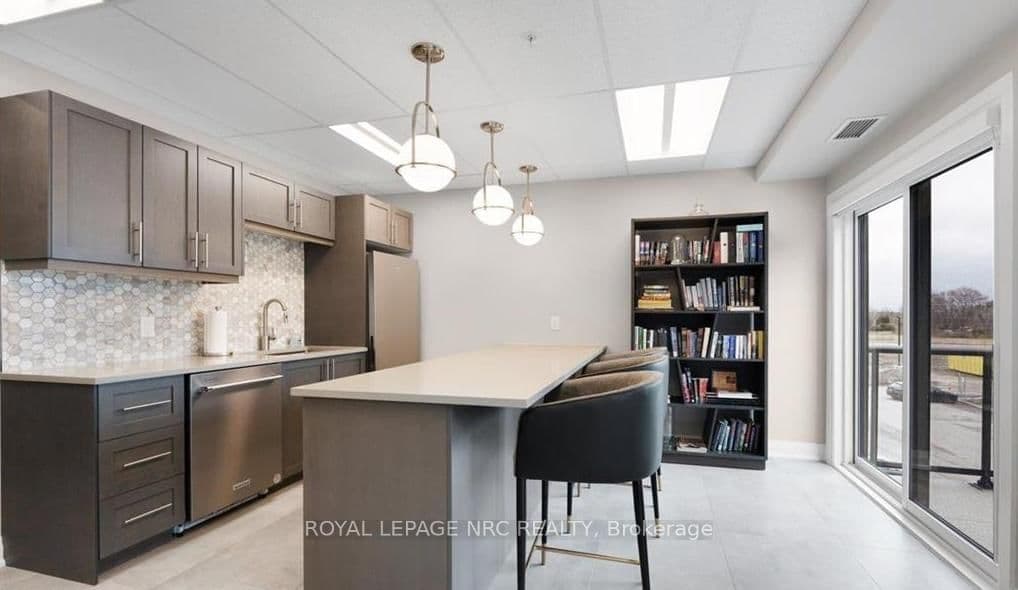 120 Summersides Boulevard, Unit 300 thumbnail 15