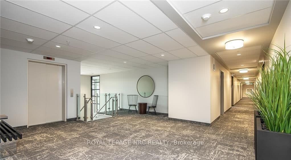120 Summersides Boulevard, Unit 300 thumbnail 4