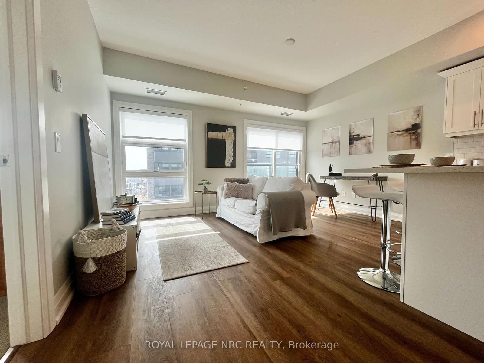 120 Summersides Boulevard, Unit 300 thumbnail 6