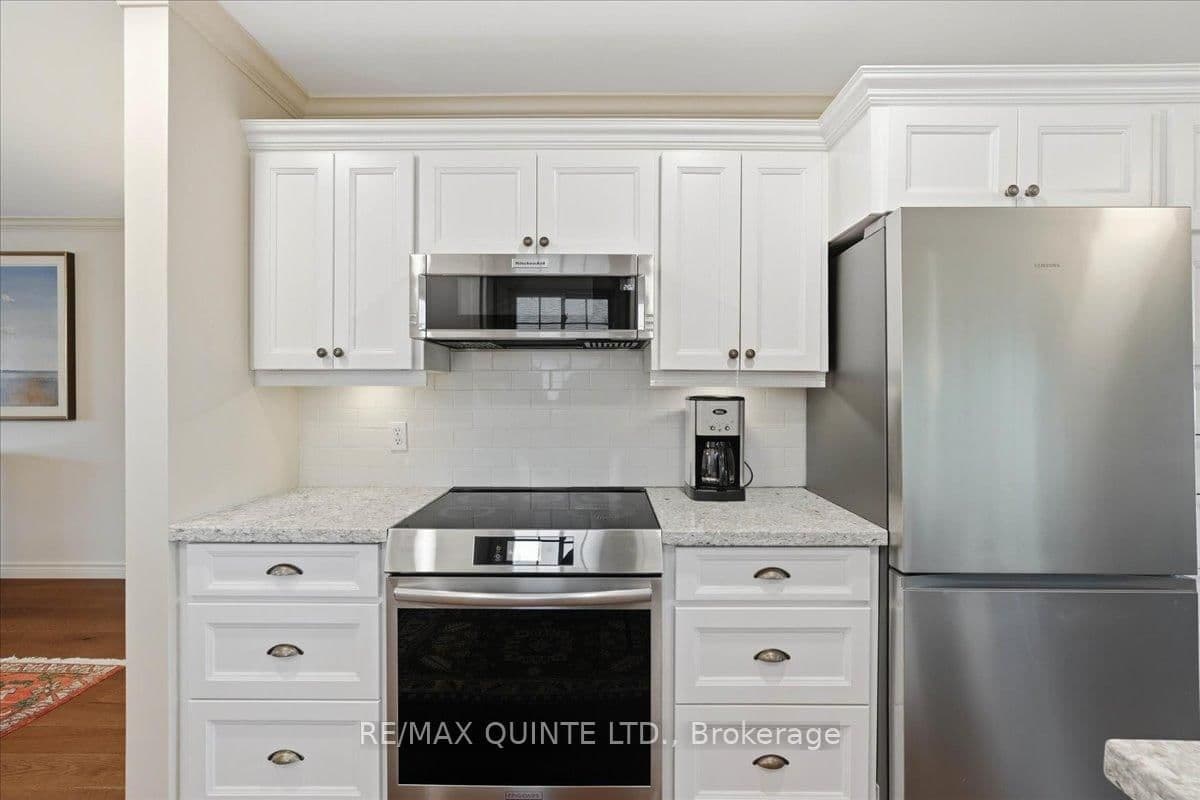 46 Lake Breeze Court thumbnail 12