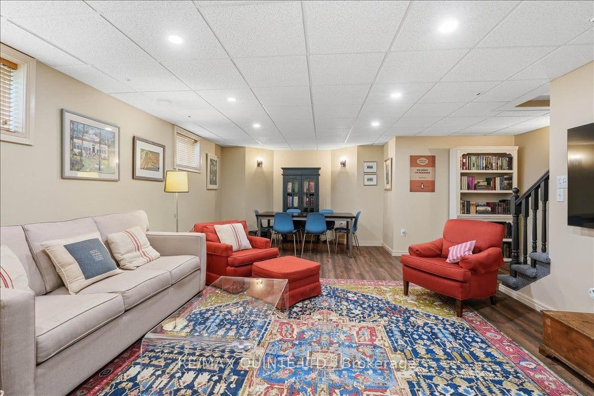 46 Lake Breeze Court thumbnail 28
